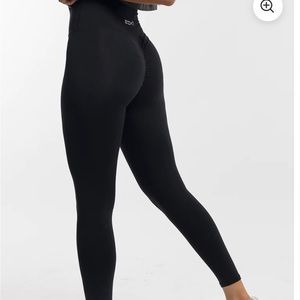 ECHT Arise Scrunch Leggings